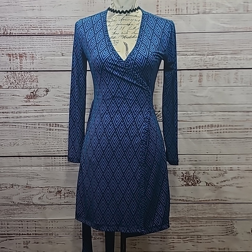 Banana Republic v neck wrap dress
